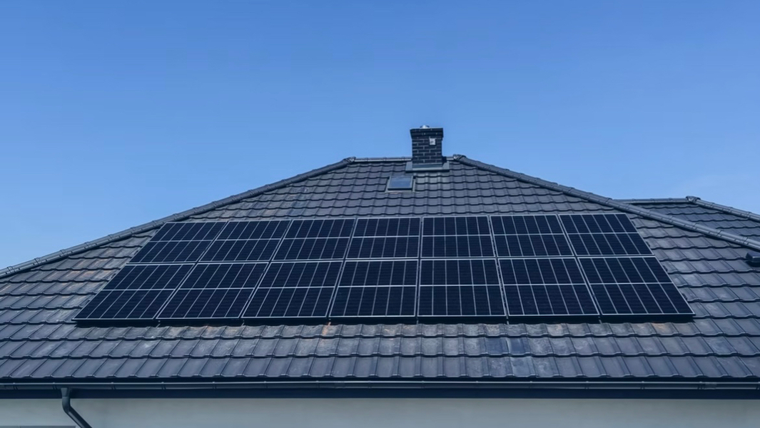 Zdjęcie na okładce dla ECO-RUS - fotowoltaika, dofinansowania i magazyny energii